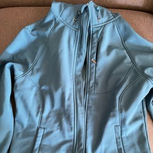 Perfect, comfy windbreaker